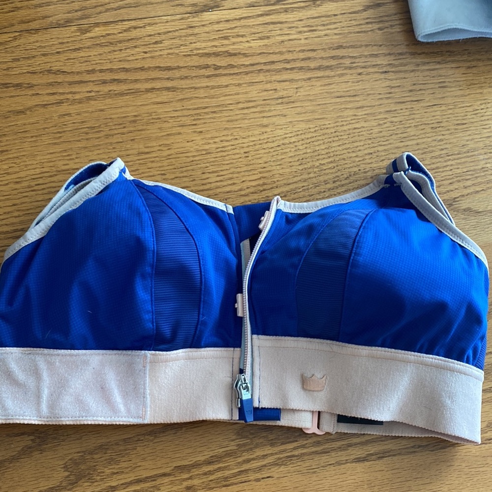 Shift Sports Bra